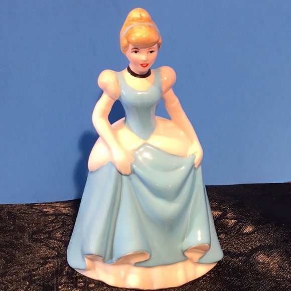 Vtg. Cinderella Disney Ceramic Figurine - Picture 2 of 16